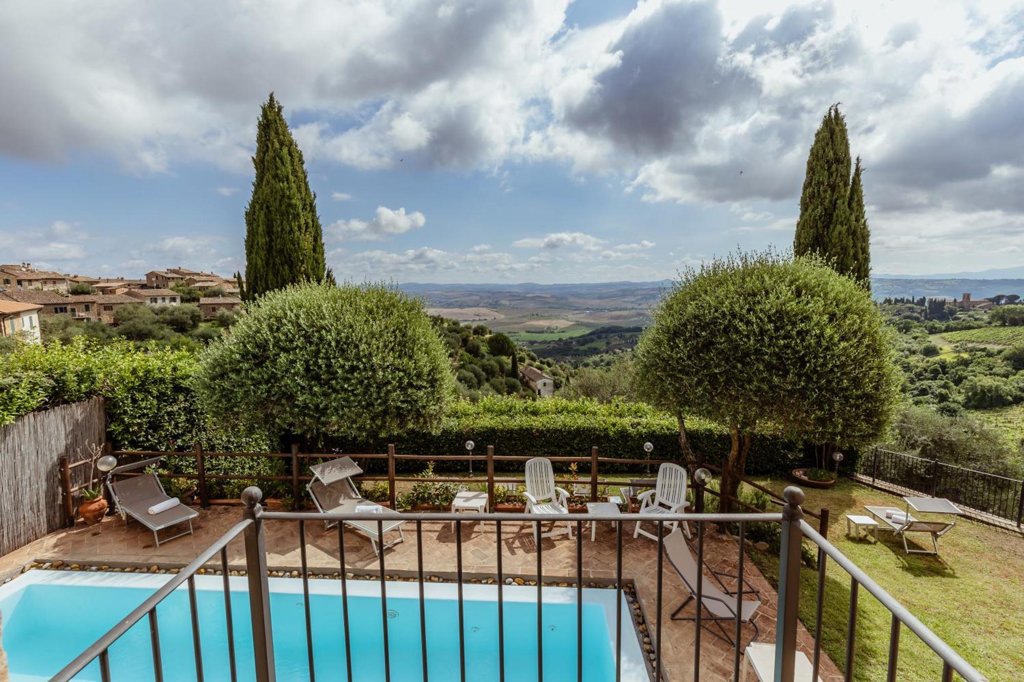 Hotel Vecchia Oliviera Montalcino Exterior foto